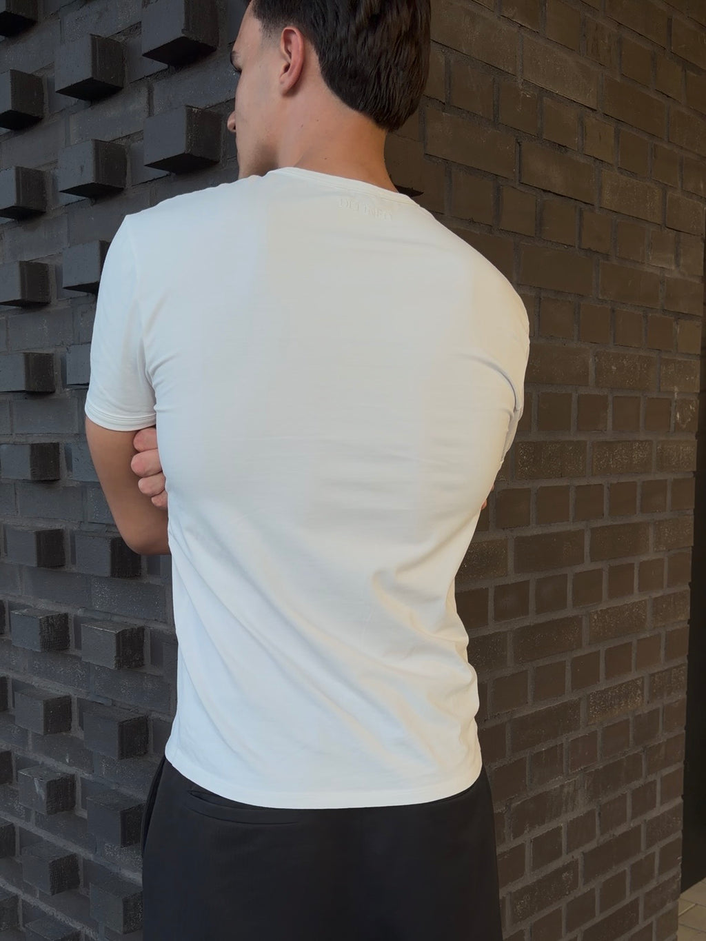 SLIM FIT T-SHIRT - PRE-ORDER
